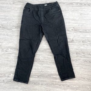 Woman’s Black Jeans